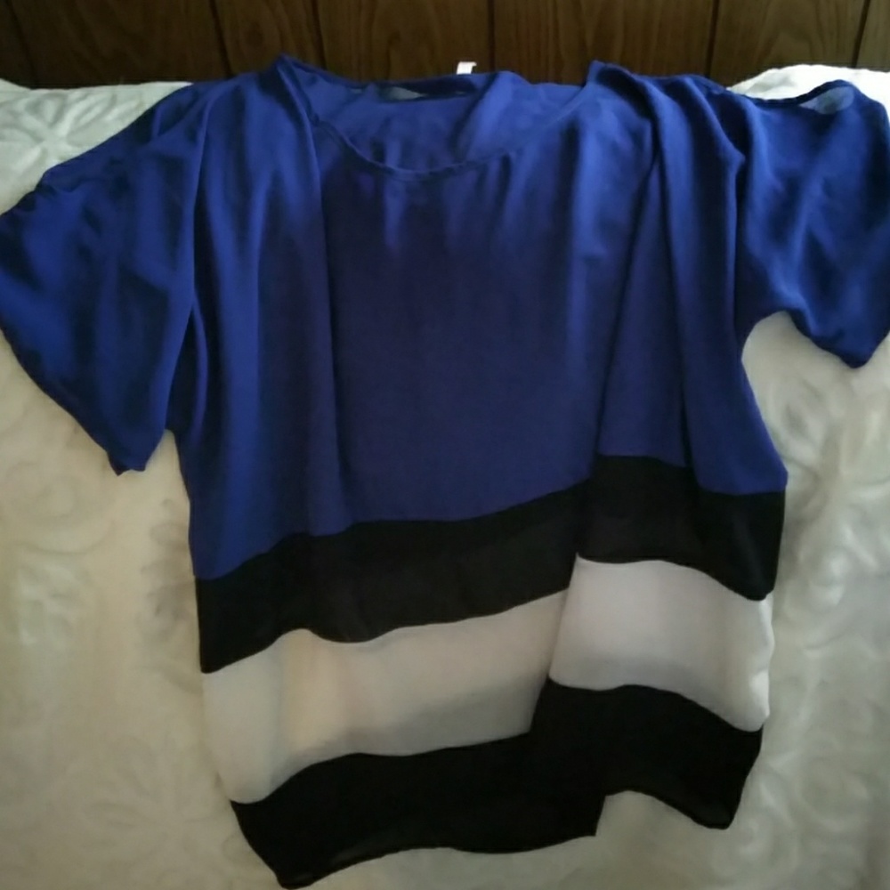 Cold shoulder top